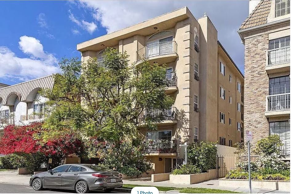 1st image of 1932 Pelham Ave Unit 301