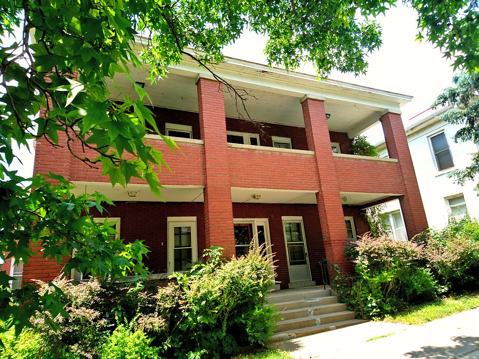 217 N 4th Street Apartment Building