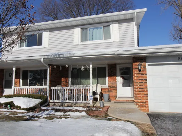 98 Wiltshire Ct, Schaumburg, IL 60193