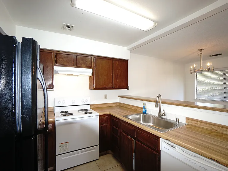 1190 S Winery Ave #245 — Photo 10