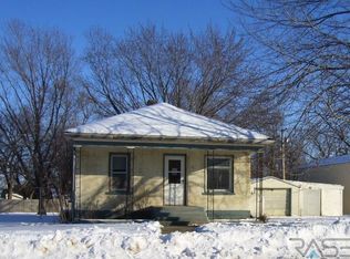 412 Front Ave SE, Wagner, SD 57380