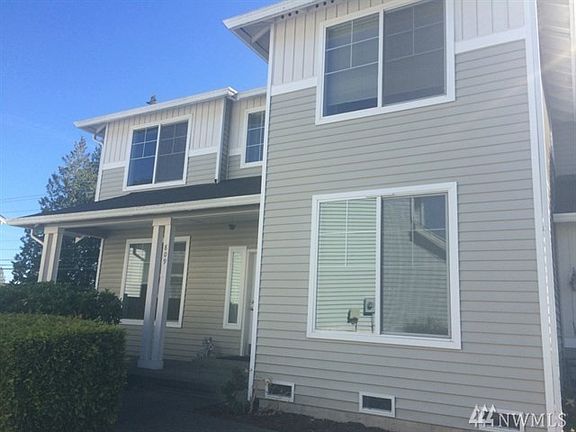 2nd image of 809 202nd Pl SW