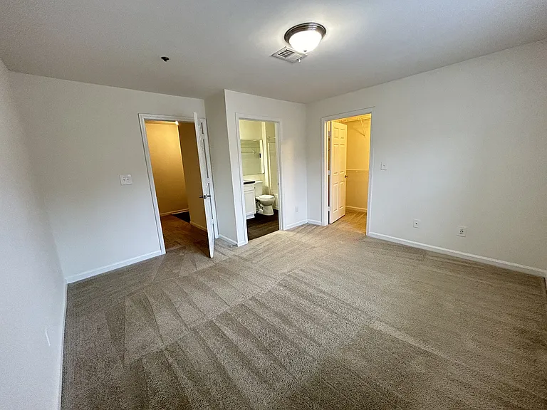Wesley St. Claire Apartments at Lawrenceville — Photo 236