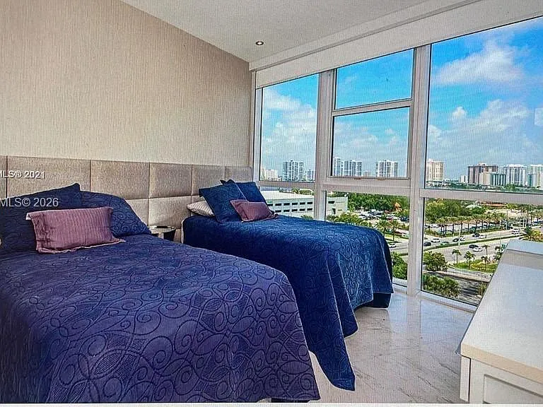 18201 Collins Ave #1101 — Photo 6