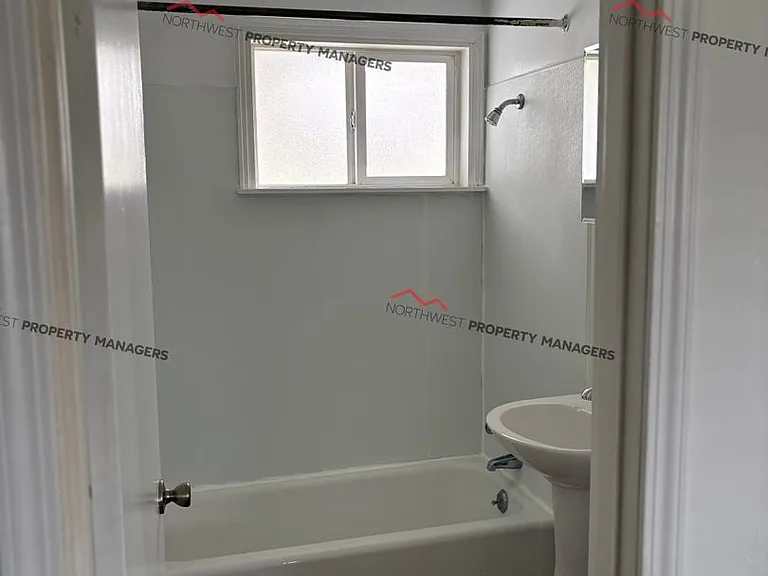 8814 Wadsworth St SW — Photo 6