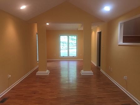 3rd image of 550 N Lake Dr