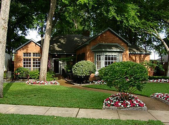 3rd image of 6113 Sunningdale Dr
