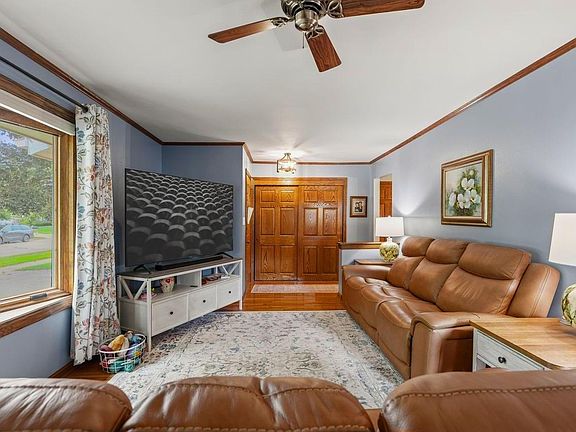 5th image of 8827 47th AVENUE