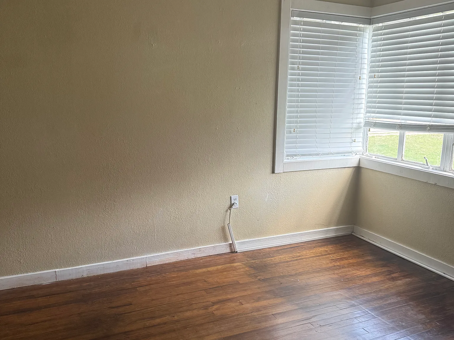 1 bed, 825 sqft, $830 — Photo 2