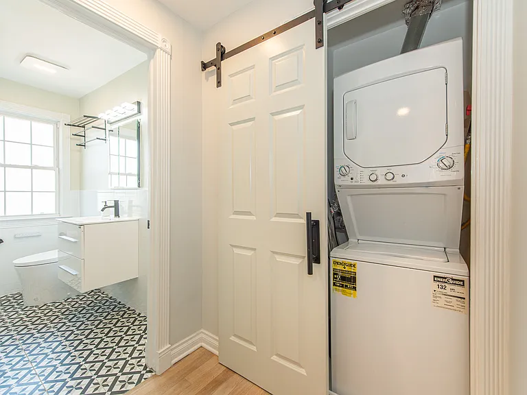 67-75 New England Ave #73G — Photo 30