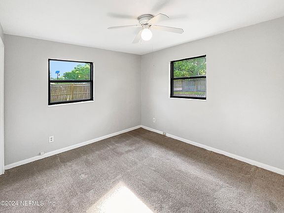 5th image of 216 BLAIRMORE Boulevard W
