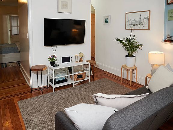 2nd image of 2407 37th Ave #1