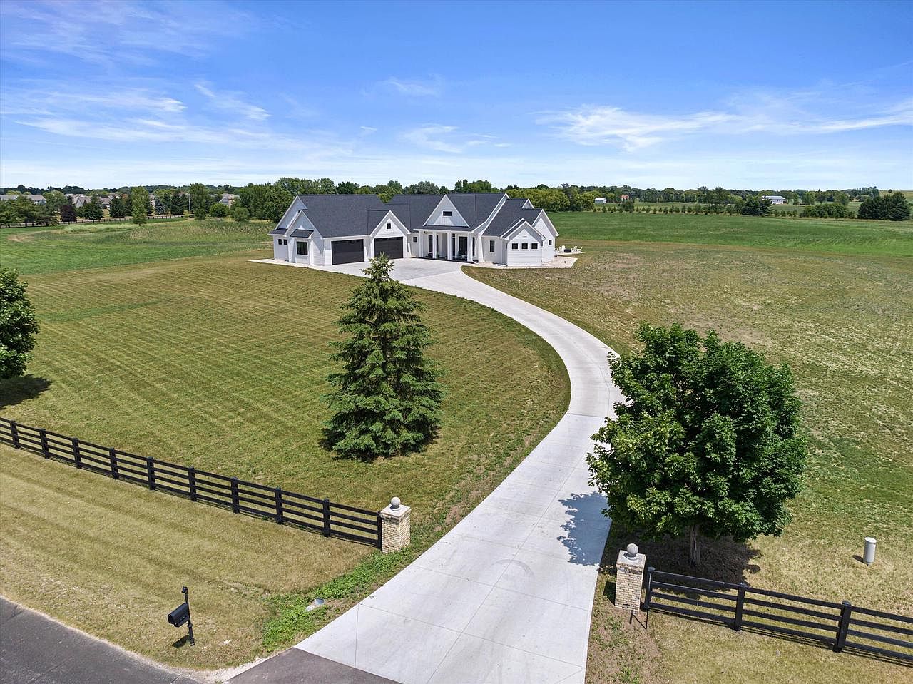 3290 North Canterbury LANE, Oconomowoc, WI 53066 Zillow