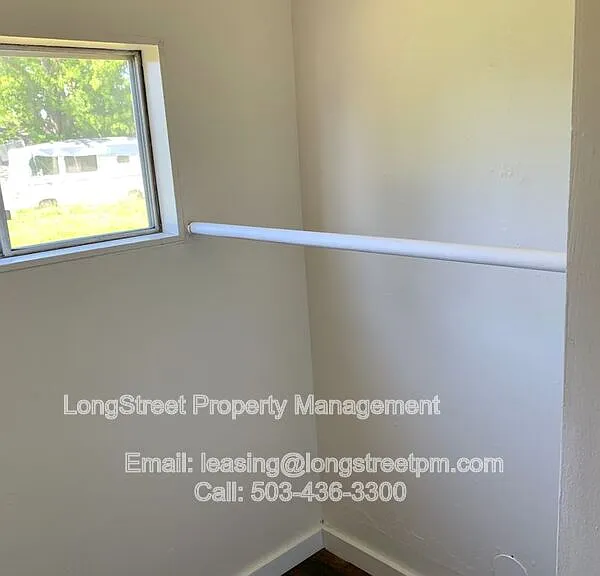 2425 SW Pickford St — Photo 12