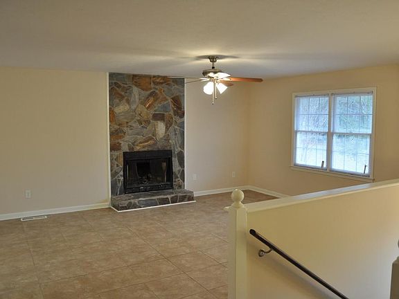 3rd image of 40 Aspen Lake Dr W
