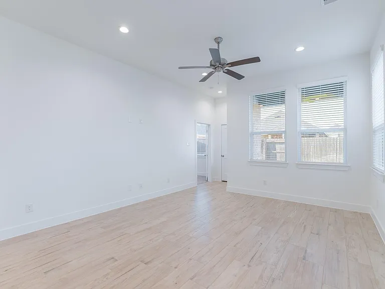 10747 Pine Pink — Photo 21