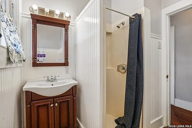 821 E Quincy St — Photo 16