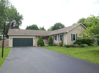 607 Norman Dr, Cary, IL