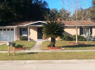 1405 Briarcliff Ave, Leesburg, FL 34748