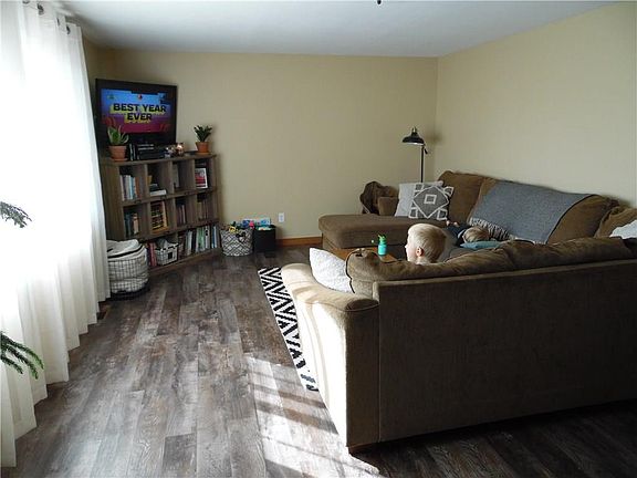 4th image of 6 W Clark Ave