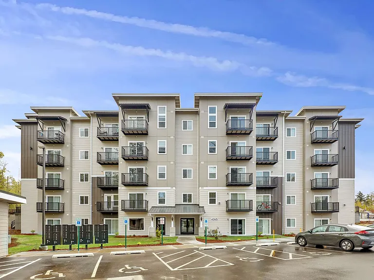 Kingsway Apartments — Photo 13