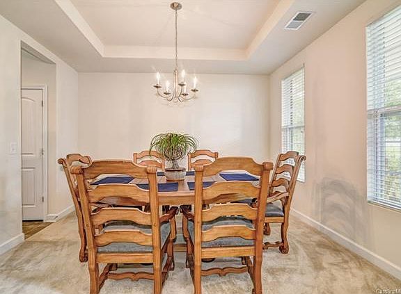 5th image of 821 Shillington Ln