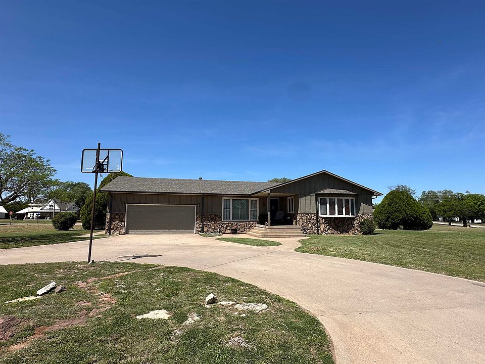 1st image of 2 Crown Cir