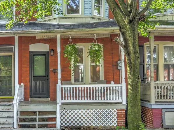 52 E Center St, Lititz, PA 17543