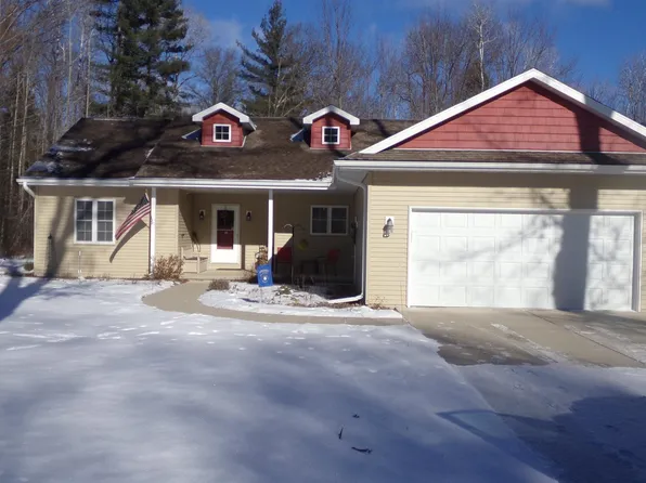 11664 Martha Ln, Crivitz, WI 54114