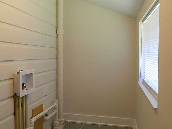 5th image of 1330 W Pine St