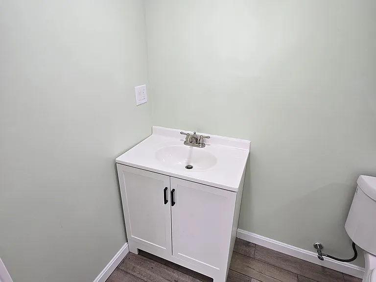 31 Hamilton St — Photo 51