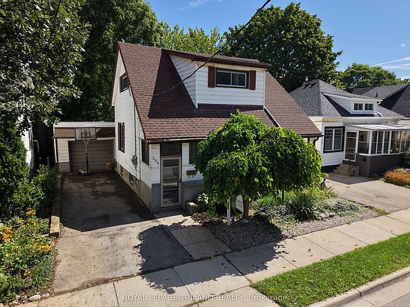 3rd image of 208 Edward St