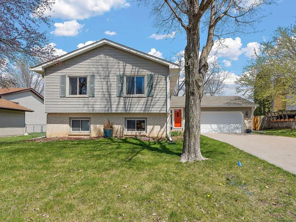 767 Clearbrook Ln, Vadnais Heights, MN 55127