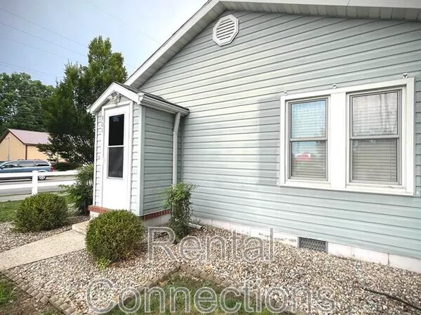 901 N 7th St, Herrin, IL 62948