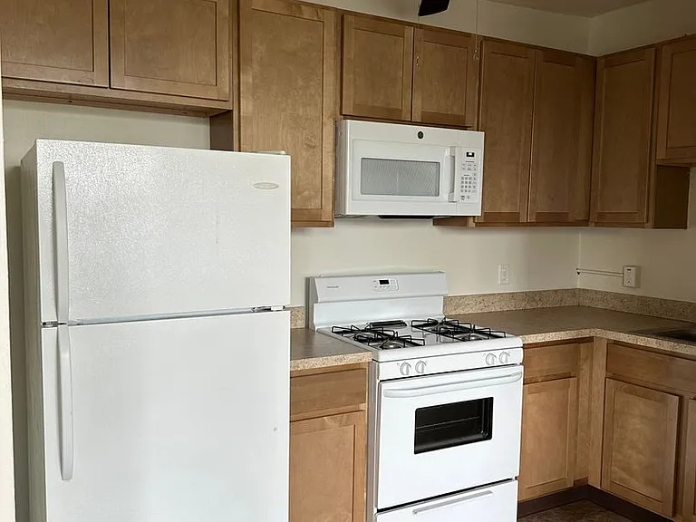 1722 W Market St — Photo 6