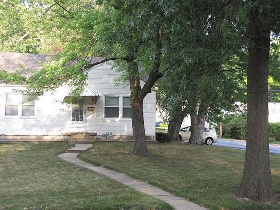 3rd image of 7647 Oak St