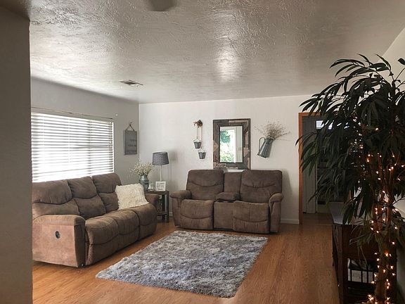 4th image of 805 Dumosa Dr