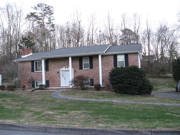 2nd image of 608 Woodland Dr