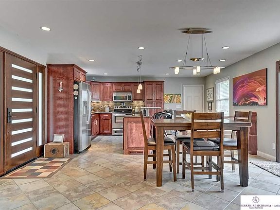 3rd image of 3605 S 105th Ave