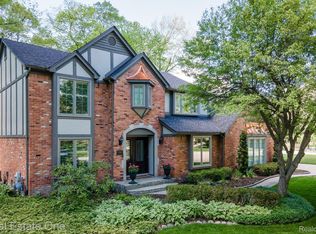 5503 Whitfield Dr, Troy, MI