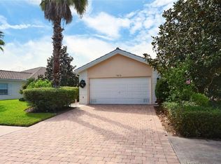 7674 Camminare Dr, Sarasota, FL 34238