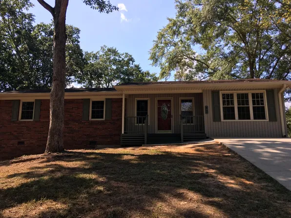 82 Stancil Dr, Toccoa, GA 30577