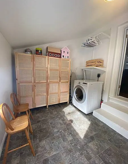 34 Chisholm St — Photo 11