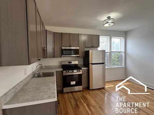 3915 W Potomac Ave #1, Chicago, IL 60651