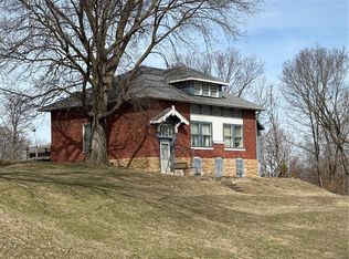 1015 S 6th St, Atchison, KS 66002