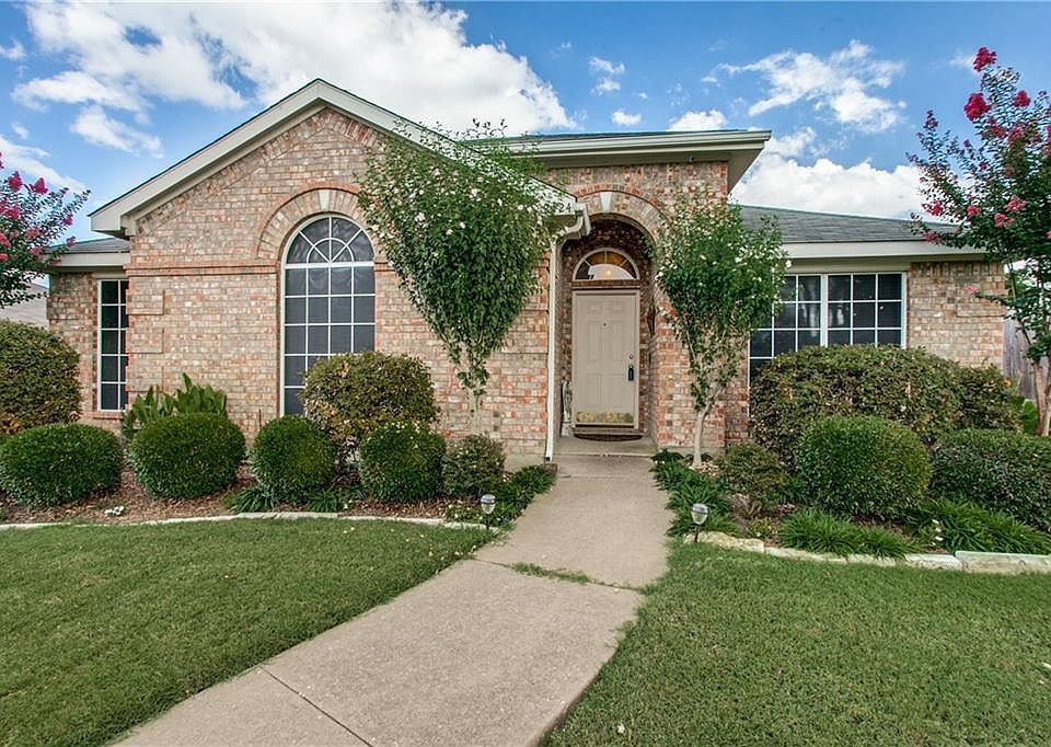 1st image of 2424 Redfield Dr