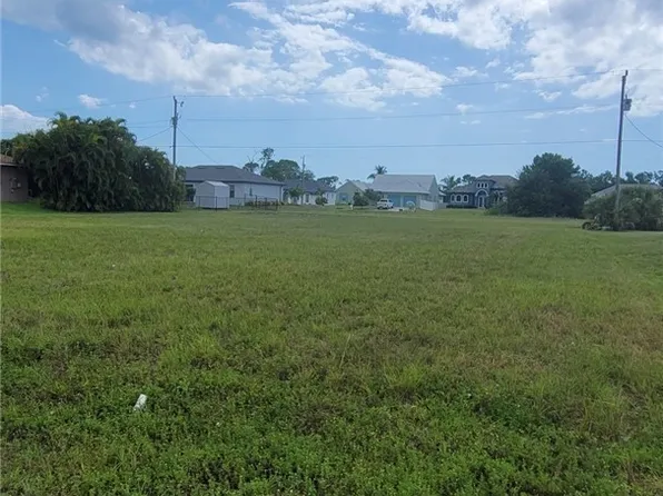 1718 El Dorado Blvd N, Cape Coral, FL 33993