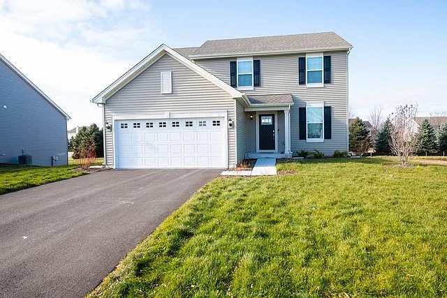 556 Manchester Ln photo 1