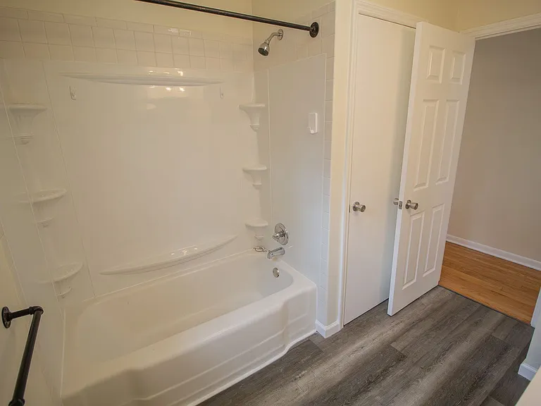 27 Hanifin Ave — Photo 7