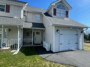 532 Country Hill Ln, Effort, PA 18330